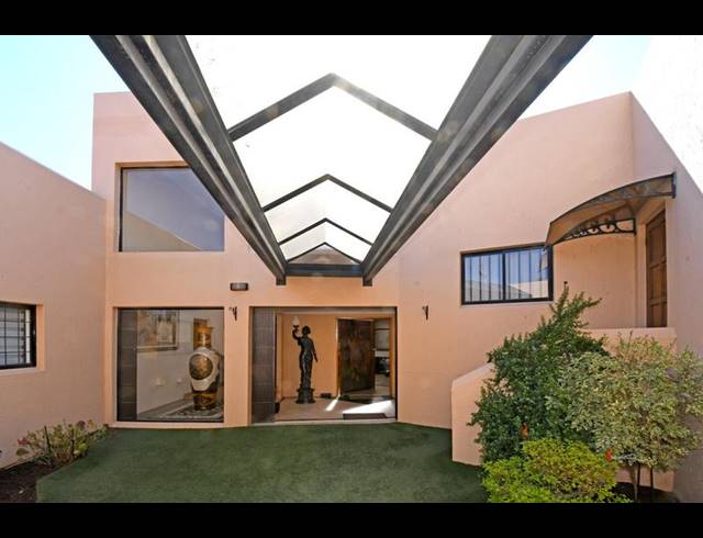 3 BEDROOM HOUSE FOR SALE IN HELDERKRUIN VIEW